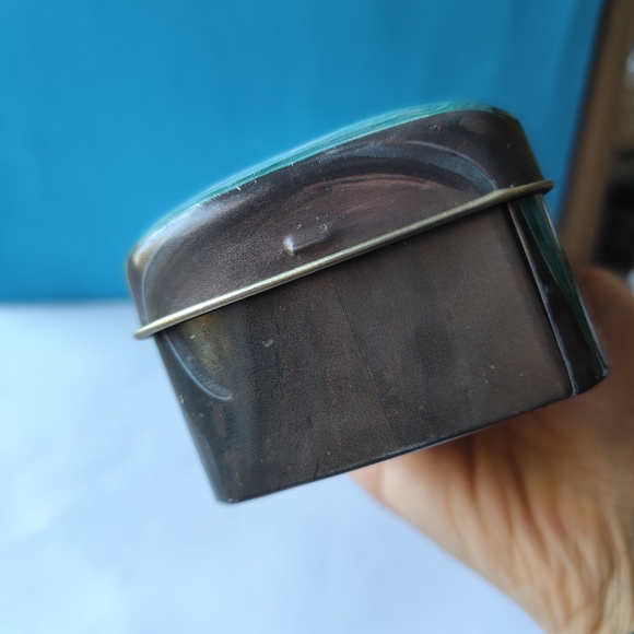 Vintage Coke Bottle Shaped Metal Tin Collectable Gift Box 1996 - Picture 9 of 11